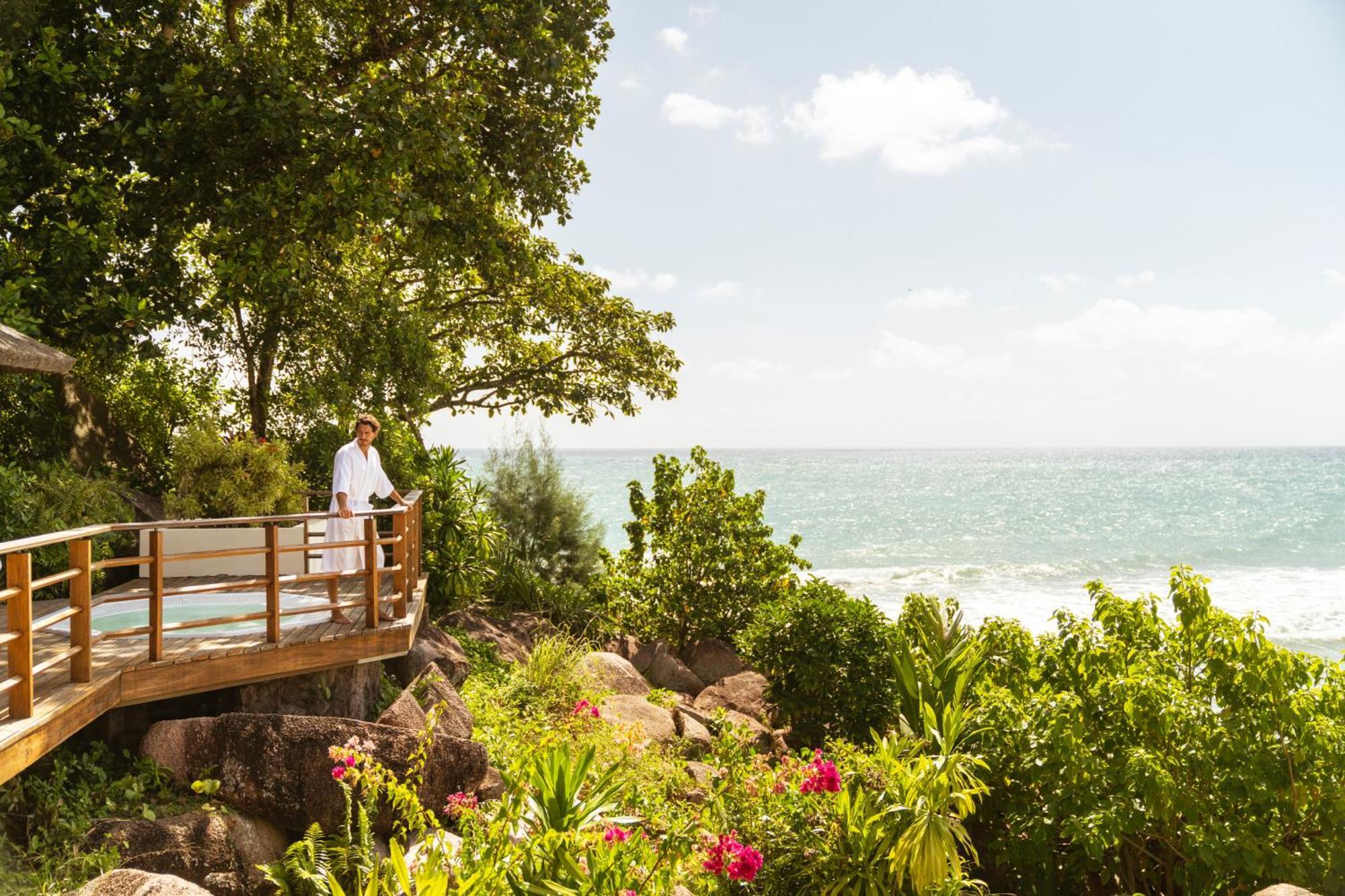 Constance Lemuria Grand Anse  Esterno foto View of the Indian Ocean from the resort