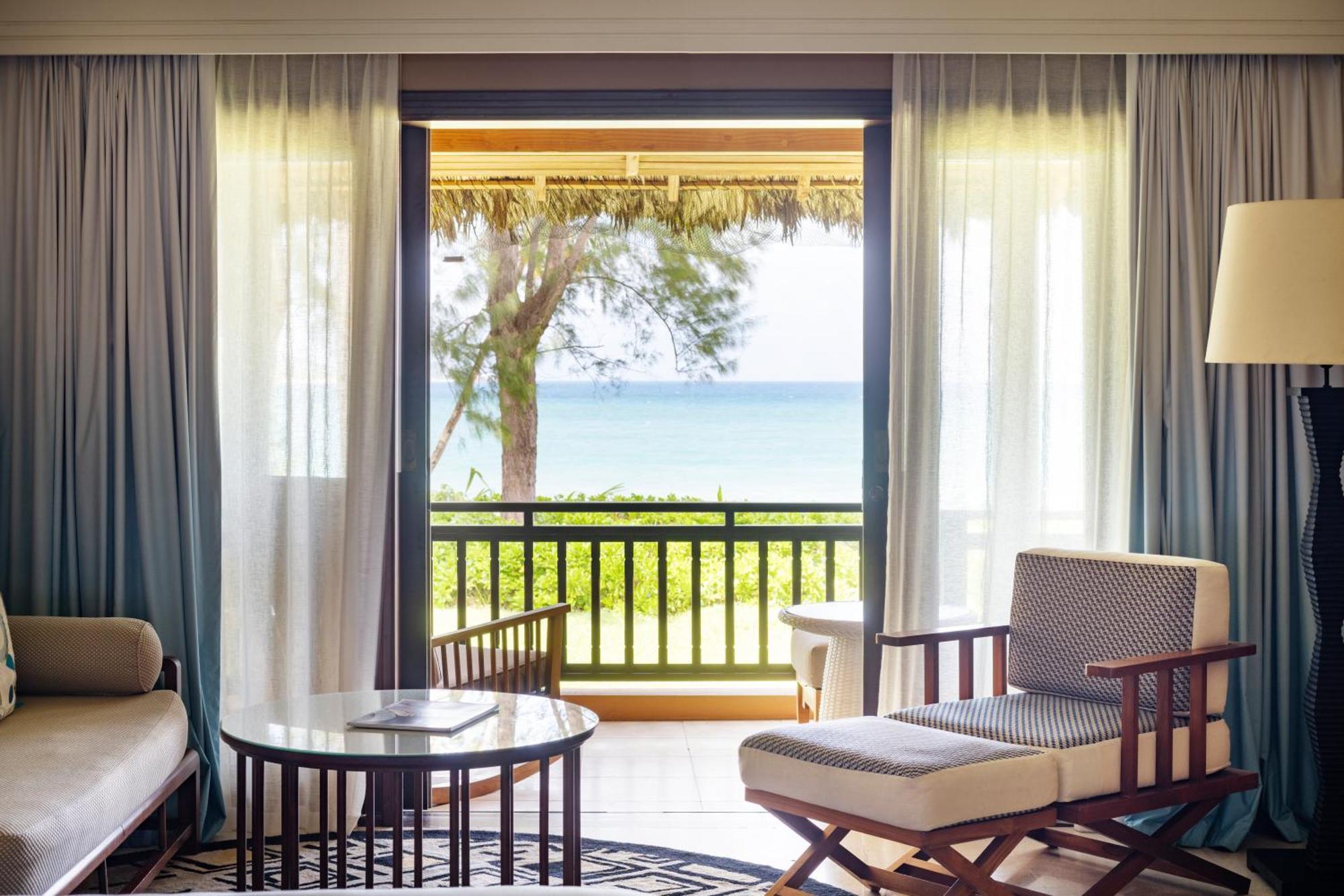 Constance Lemuria Grand Anse  Esterno foto A room at the resort