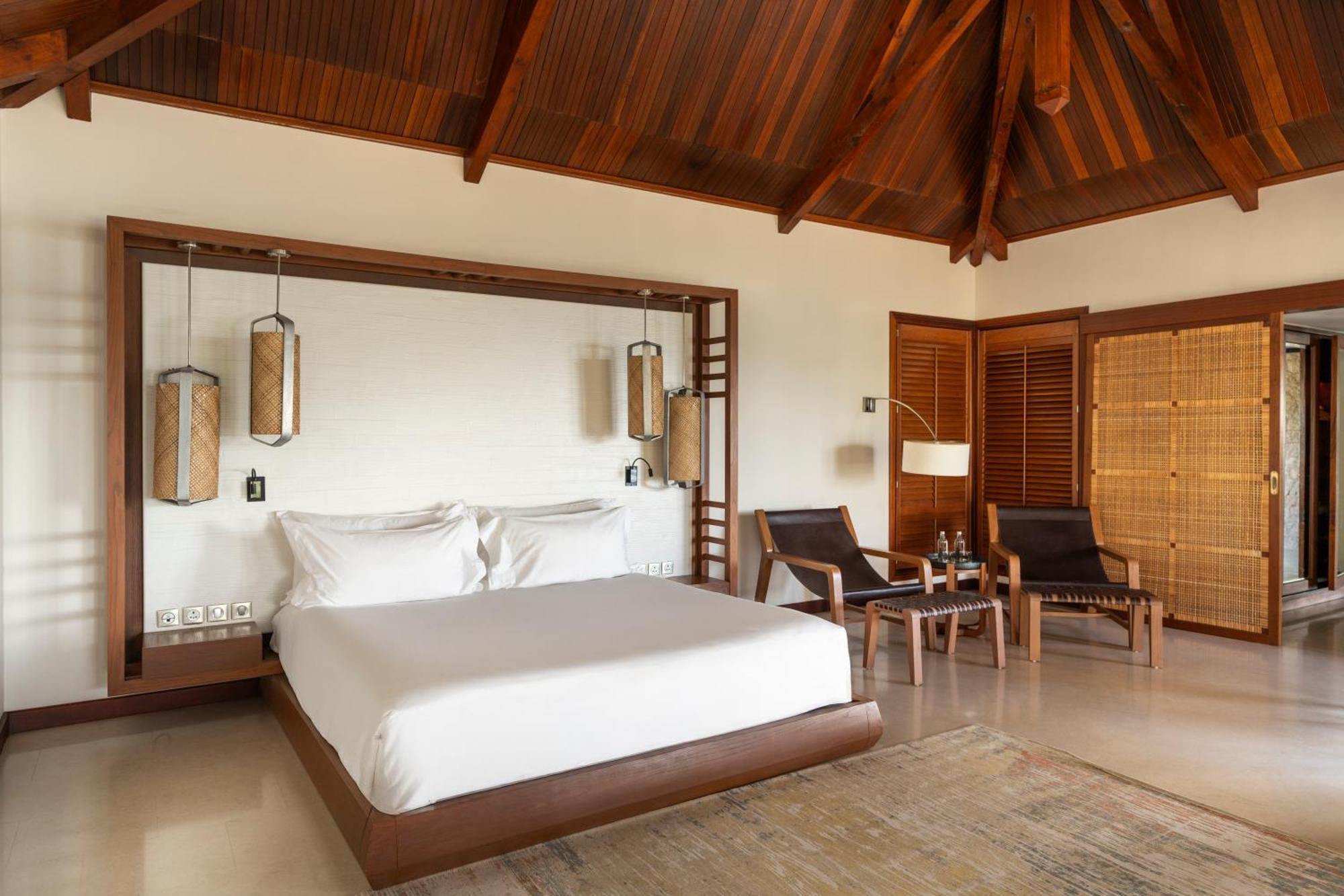 Constance Lemuria Grand Anse  Esterno foto A bedroom at the resort