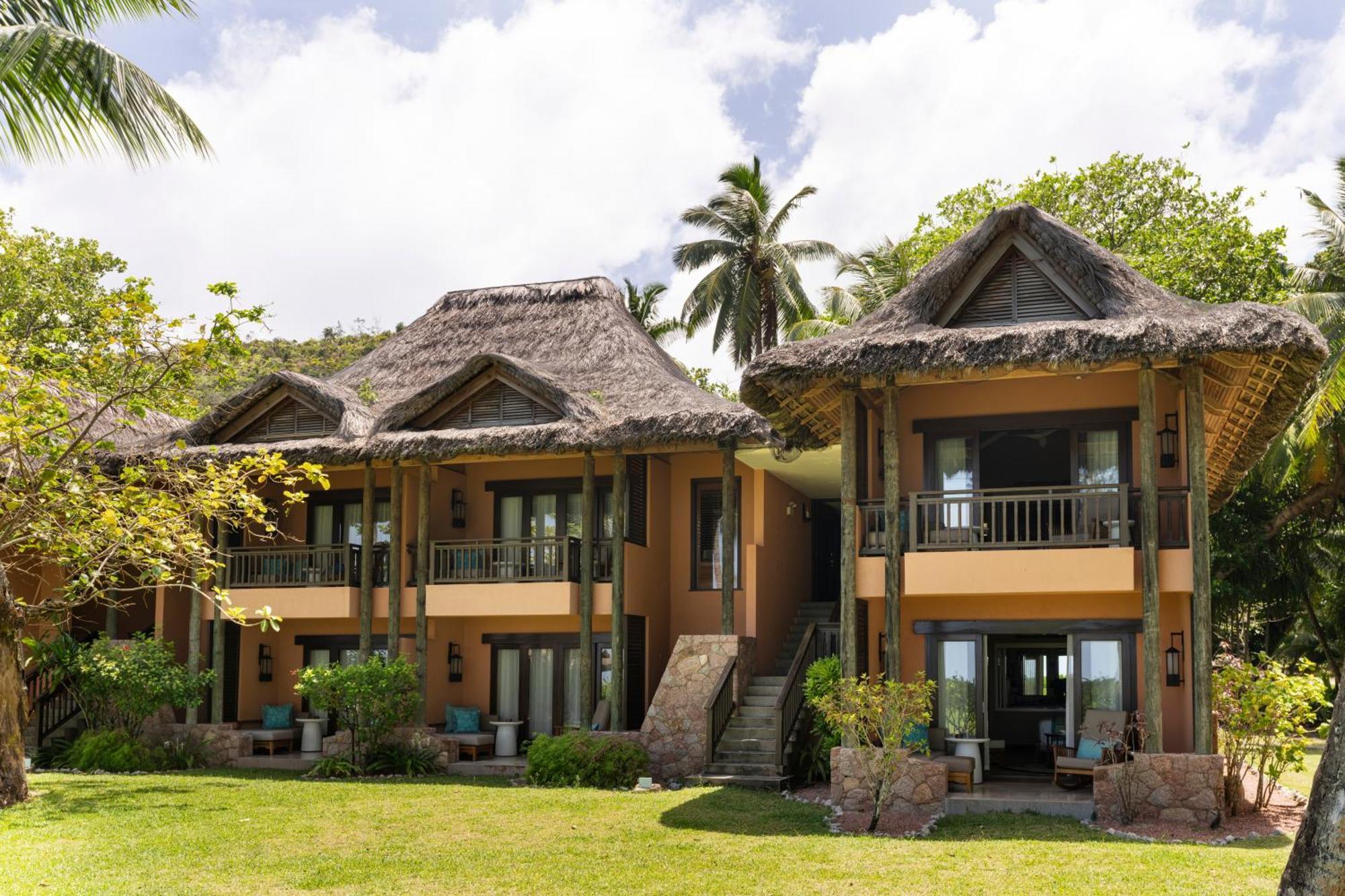 Constance Lemuria Grand Anse  Esterno foto Beachfront Villas