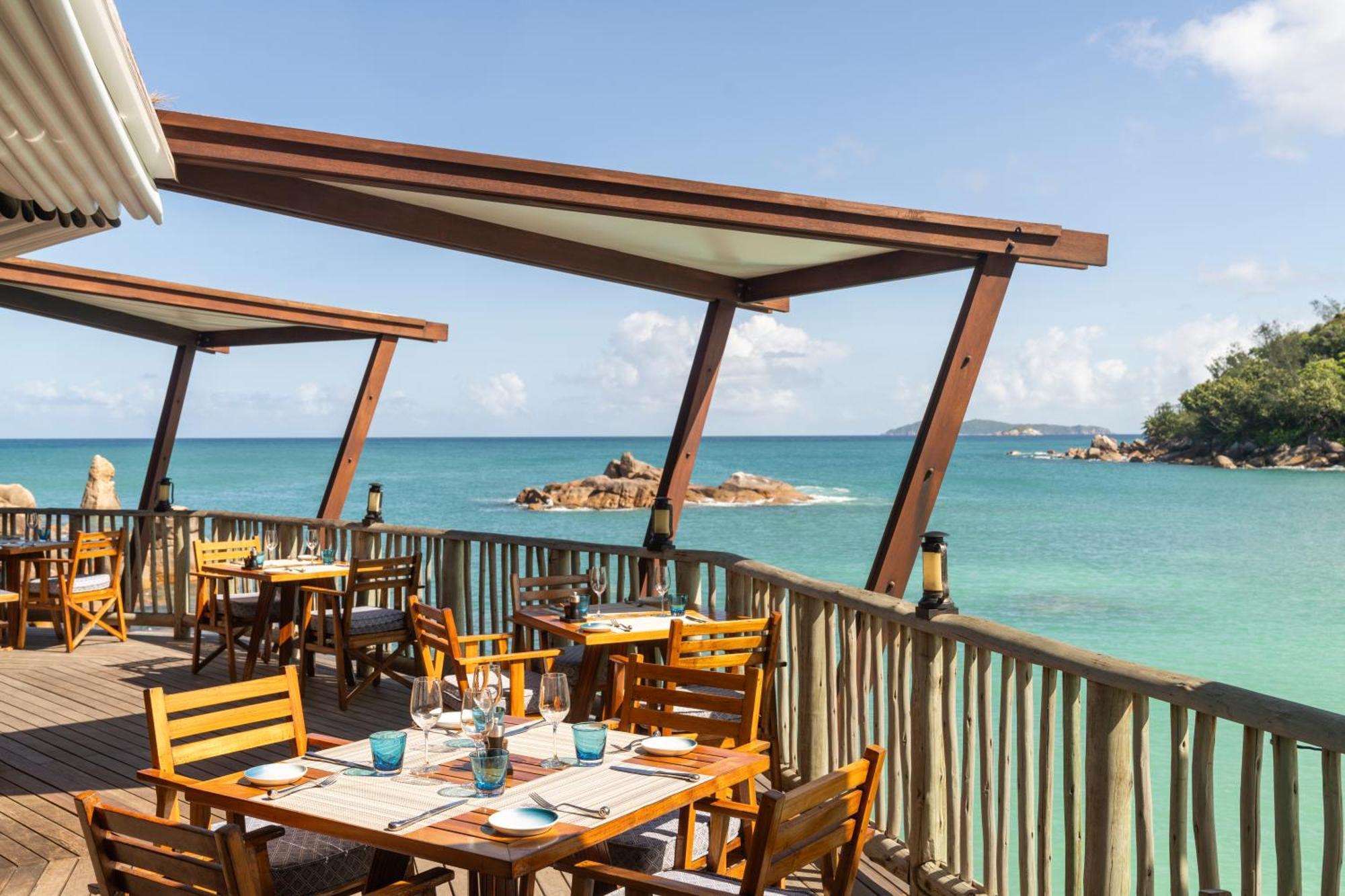 Constance Lemuria Grand Anse  Esterno foto The Deck at the Beach Club