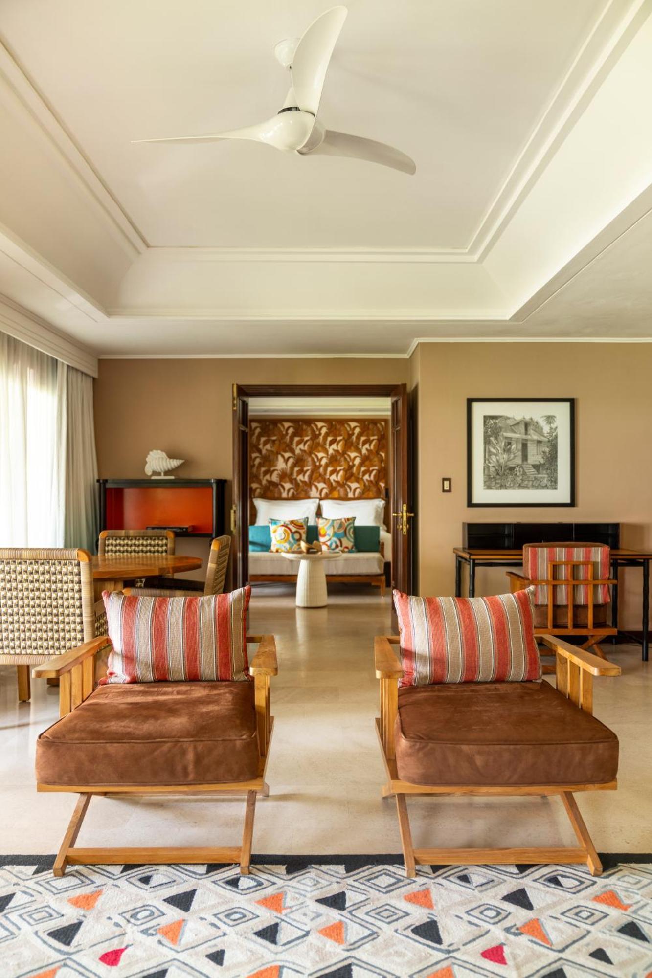 Constance Lemuria Grand Anse  Esterno foto A suite at the Taj Bengal
