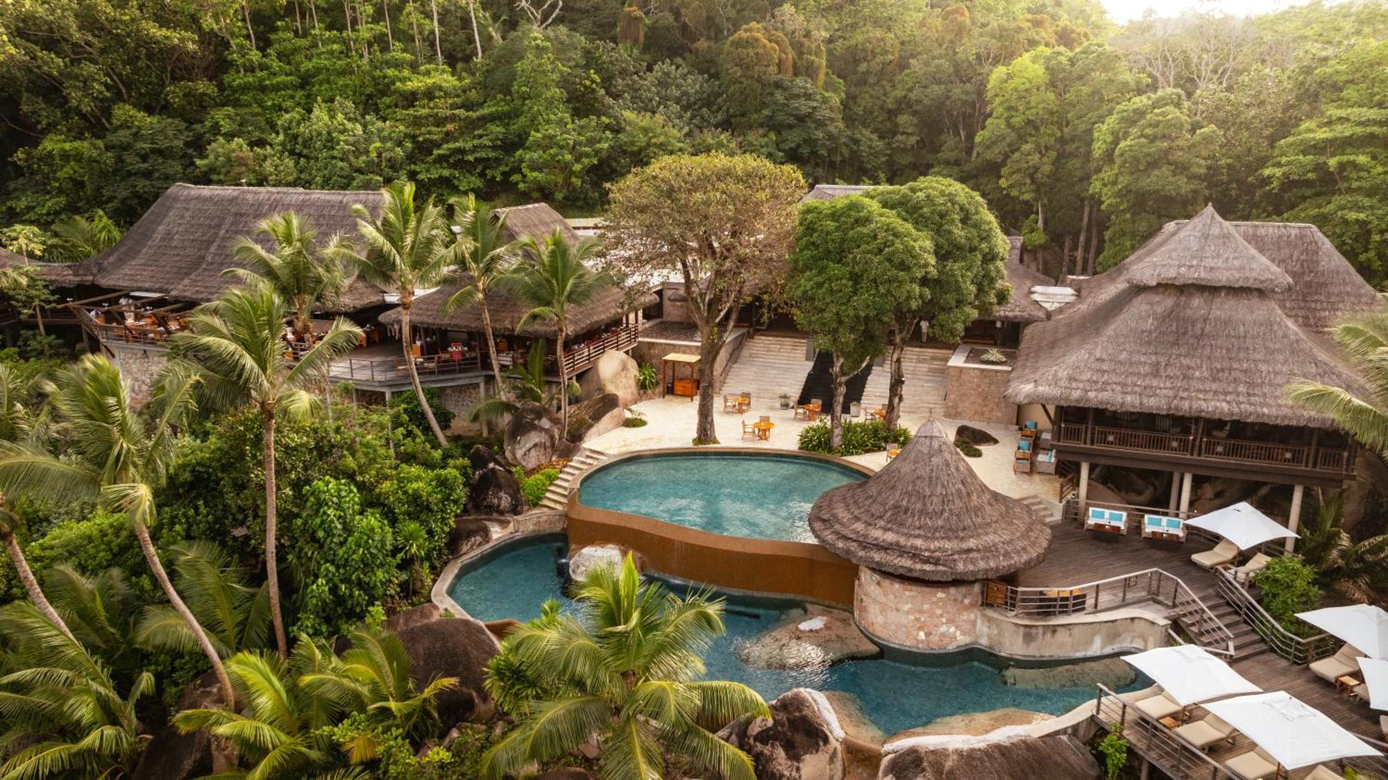 Constance Lemuria Grand Anse  Esterno foto The resort's main pool